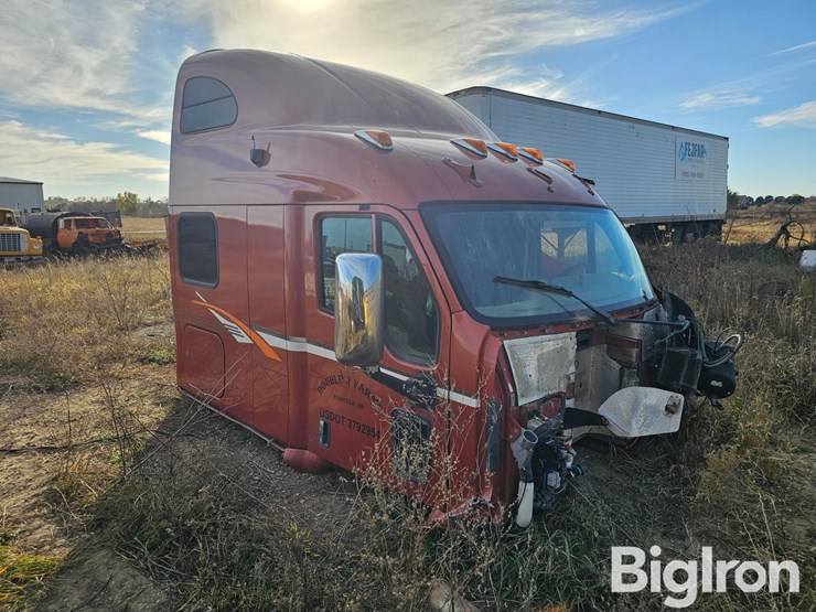 peterbilt-387-image-3