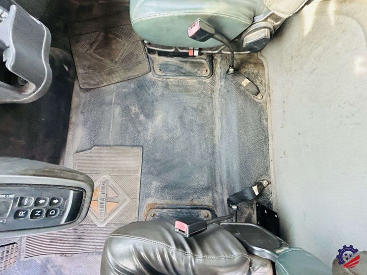 2013-international-durastar-4400-image-73