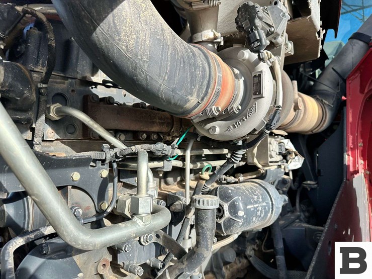 2014-case-ih-370-image-19