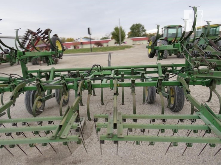 john-deere-1010-image-6