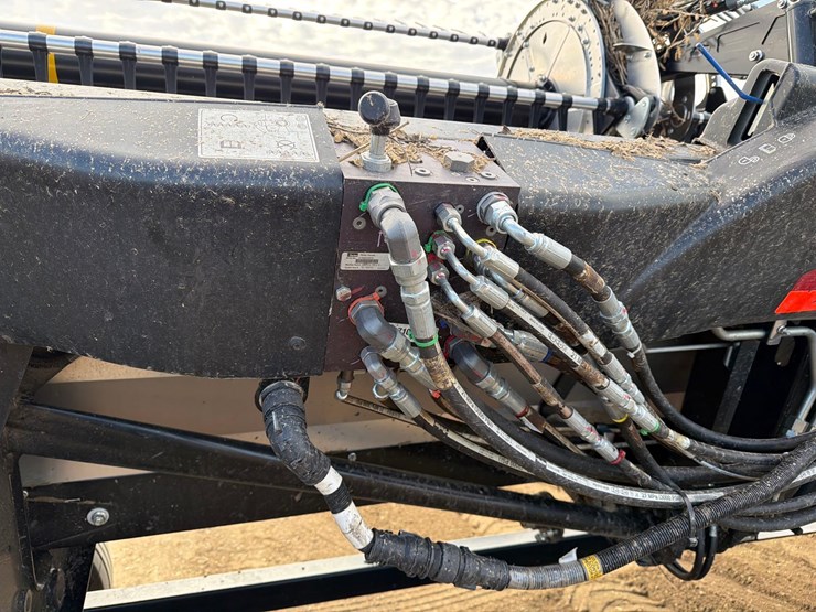 2024-mac-don-fd245-image-18