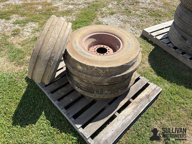 9.5l-15-tires-on-6x6-bolt-rims-image-7