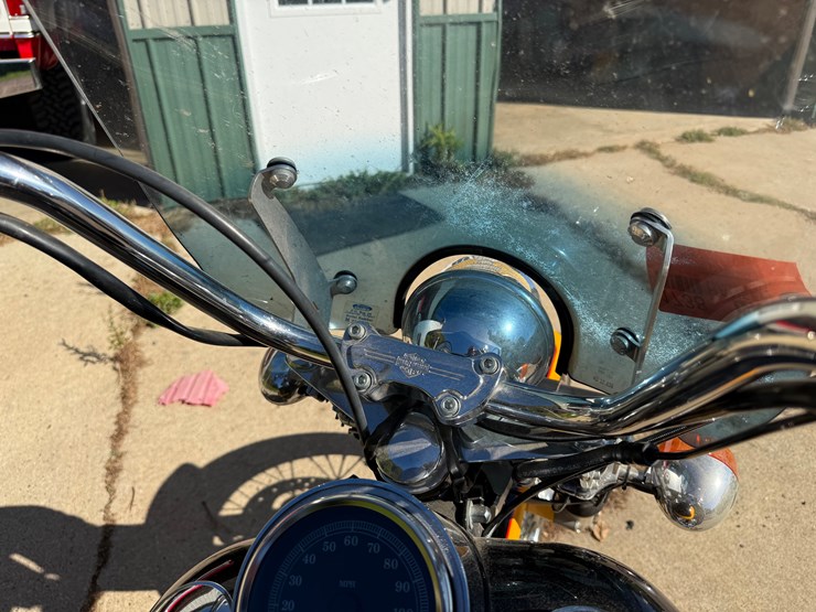 #1738-•-2001-hd-dynawide-glide-bumble-bee-edition-(wi-title-in-delay)-(black-river-falls,-wi)-image-13