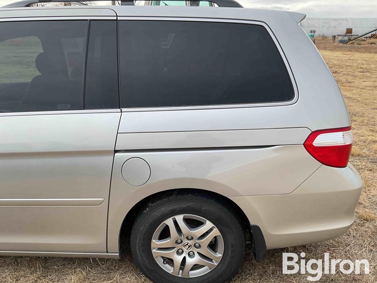 2005-honda-odyssey-image-13