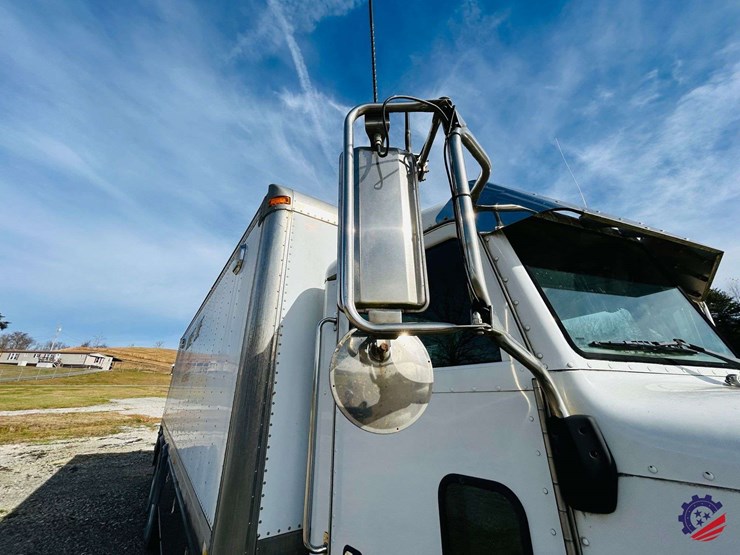 2007-peterbilt-340-image-73