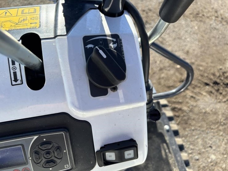 2022-bobcat-e10e-hydraulic-excavator-image-34