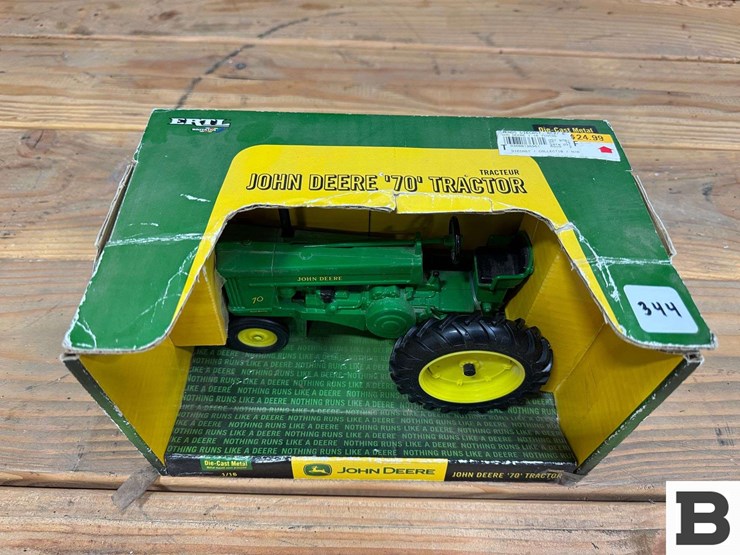 ertl-die-cast-replica-john-deere-70-tractor-1:16-scale-image-3