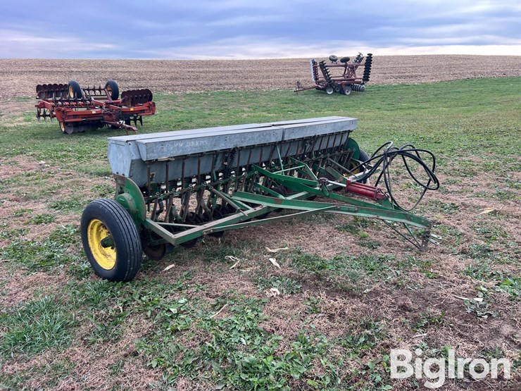 john-deere-b-image-3