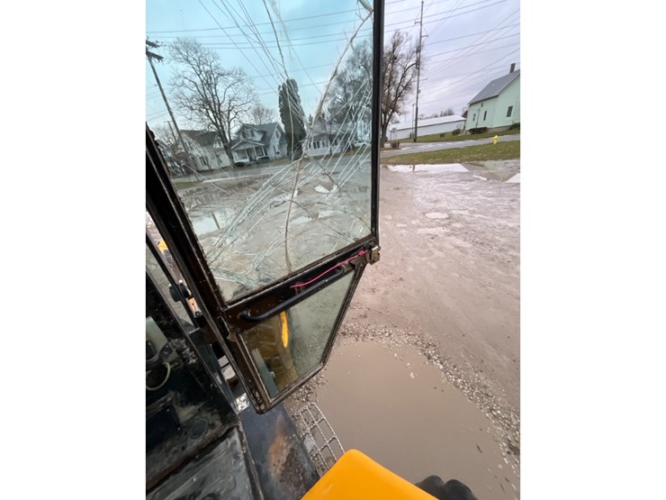 2015-jcb-930-image-22