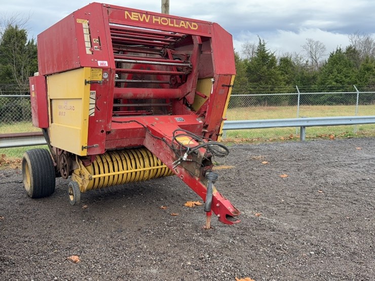 new-holland-853-image-2