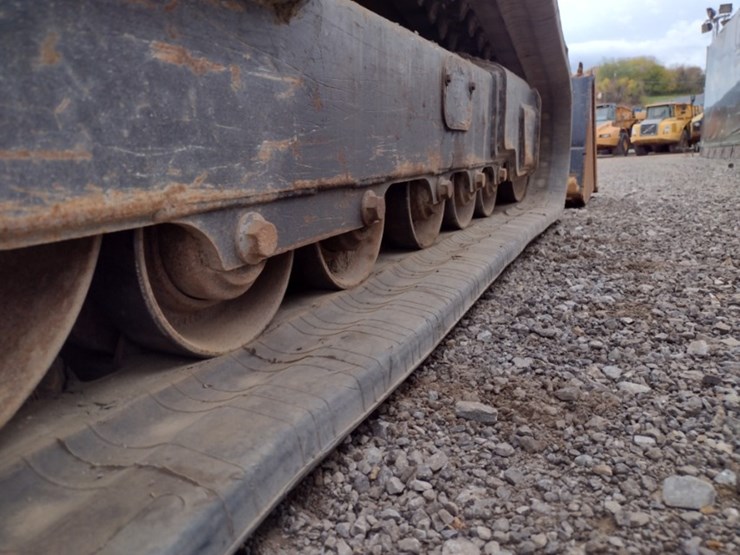 18-deere-333g-image-23