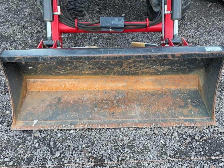 massey-ferguson-2706e-image-4