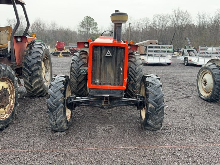 #3056-•-allis-chalmers-tractor-image-2