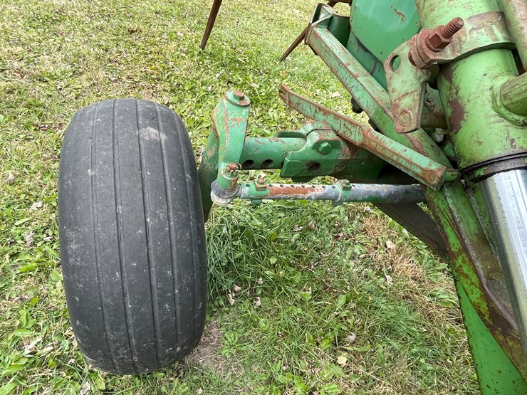 john-deere-4010-image-14