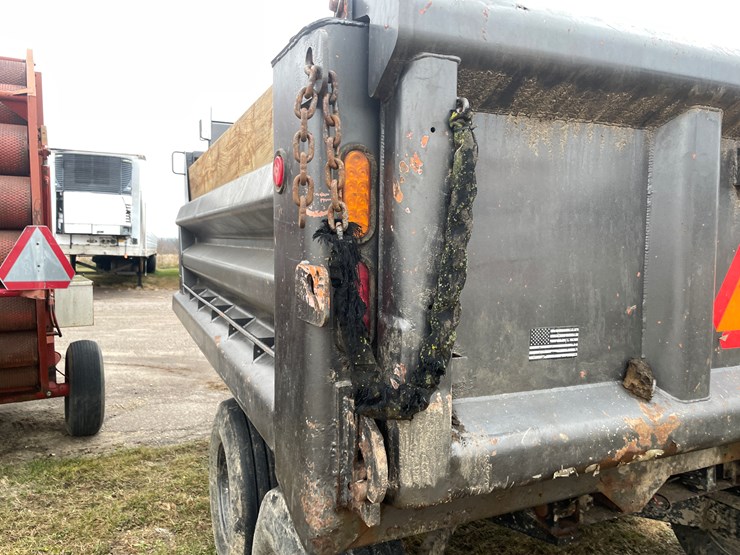 heil-trailer-image-11