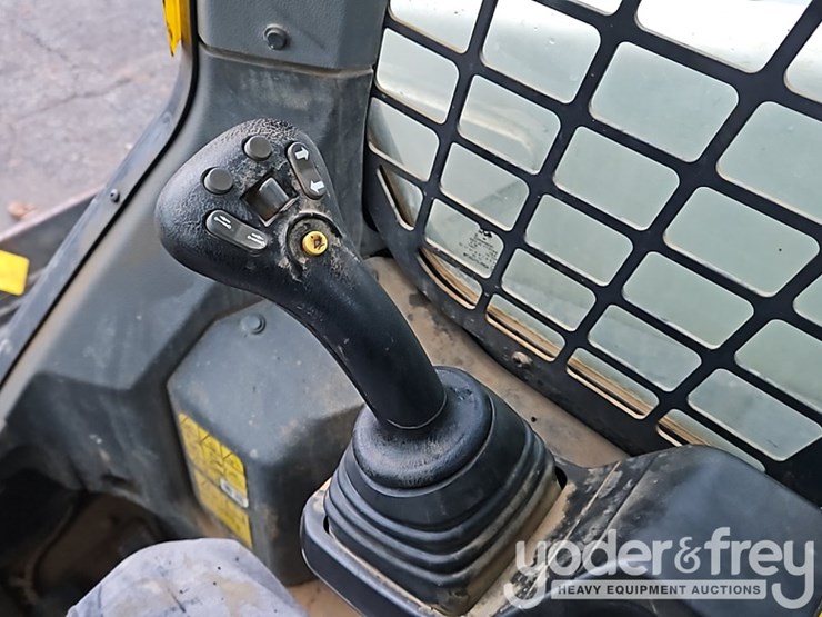 2020-bobcat-t76-image-29