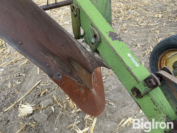 john-deere-12-image-14