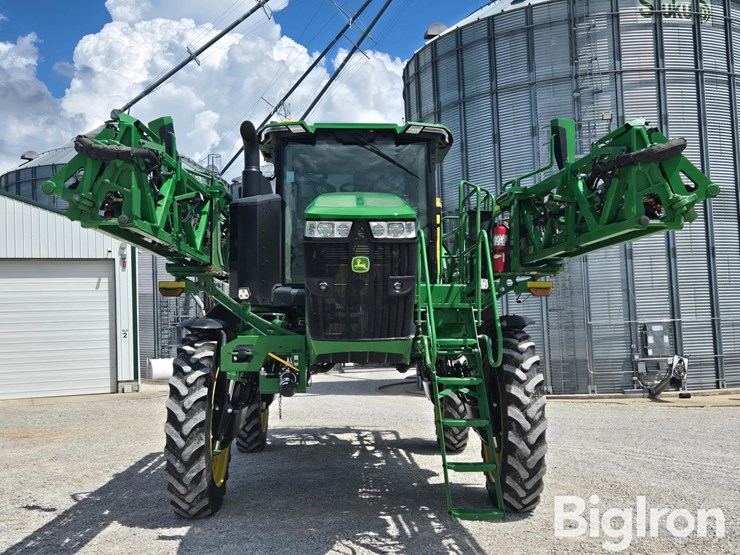 2023-john-deere-410r-image-2