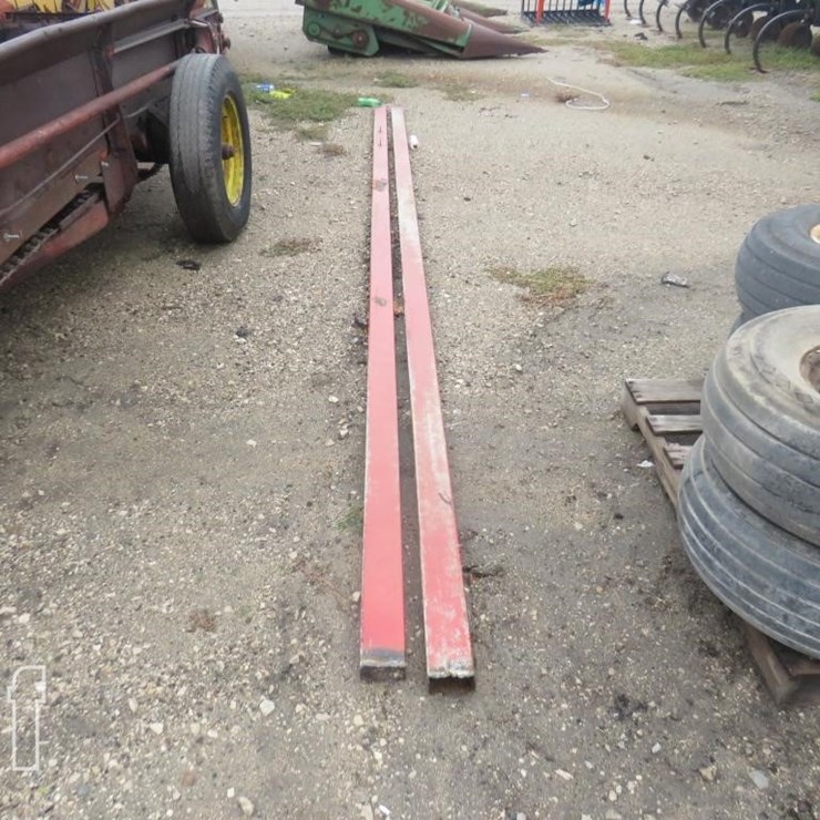 2 RED BEAMS APPROX 2X4X20