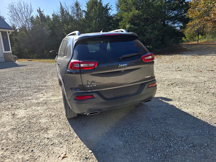 2016-jeep-cherokee-image-15