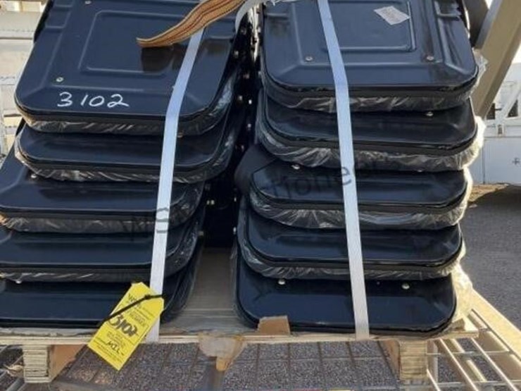 pallet-of-mini-excavator-seats-image-3