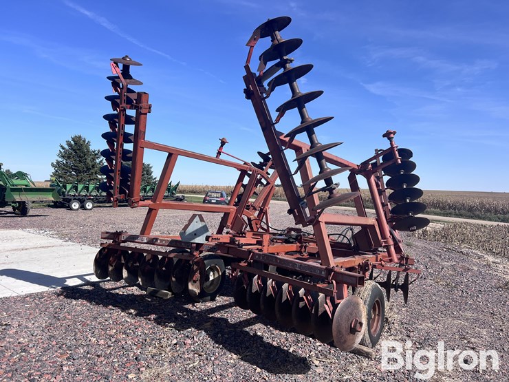 massey-ferguson-820-image-5