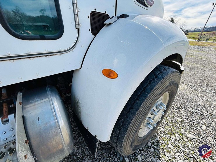 2007-peterbilt-340-image-77