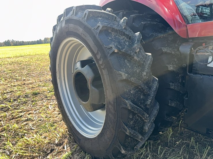 case-ih-magnum-335-image-21