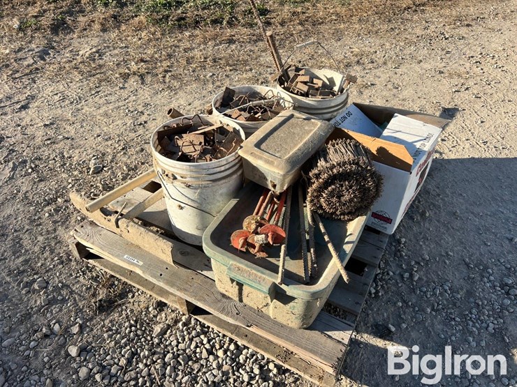 pallet-of-concrete-working-supplies-&-tools-image-1