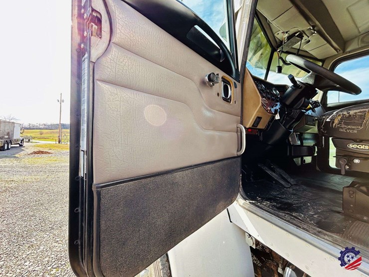 2007-peterbilt-340-image-157