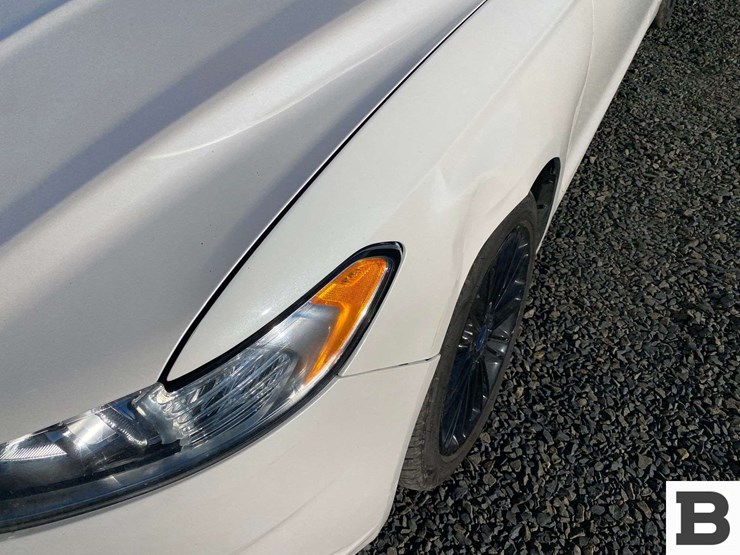 2016-ford-fusion-sedan-image-11