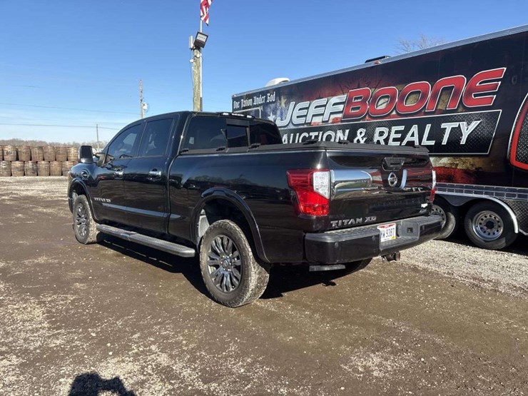 2016-nissan-titan-image-3