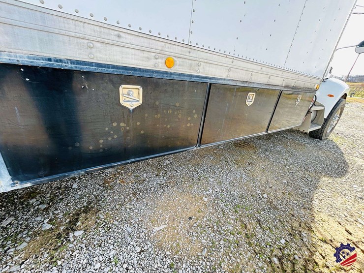 2007-peterbilt-340-image-57