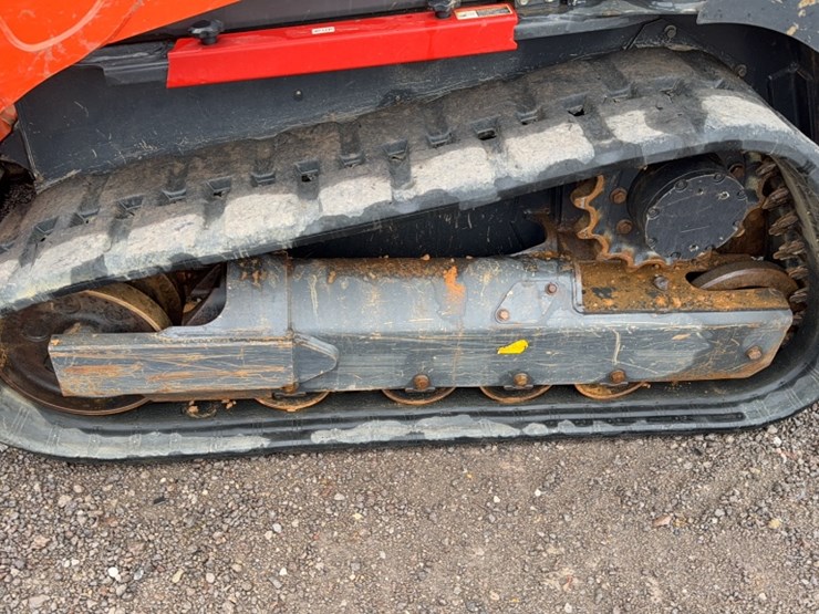 kubota-svl65-2-image-11