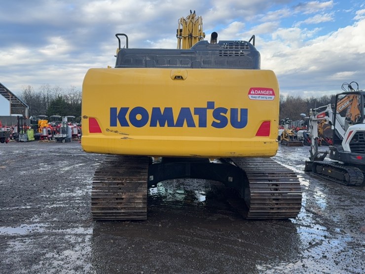 2023-komatsu-pc210-image-14