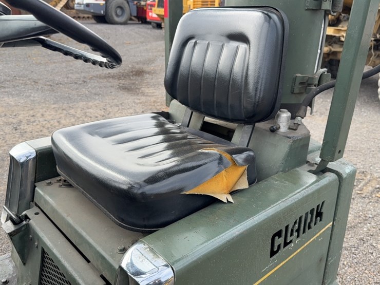#2073-•-clark-c20p-forklift-image-9