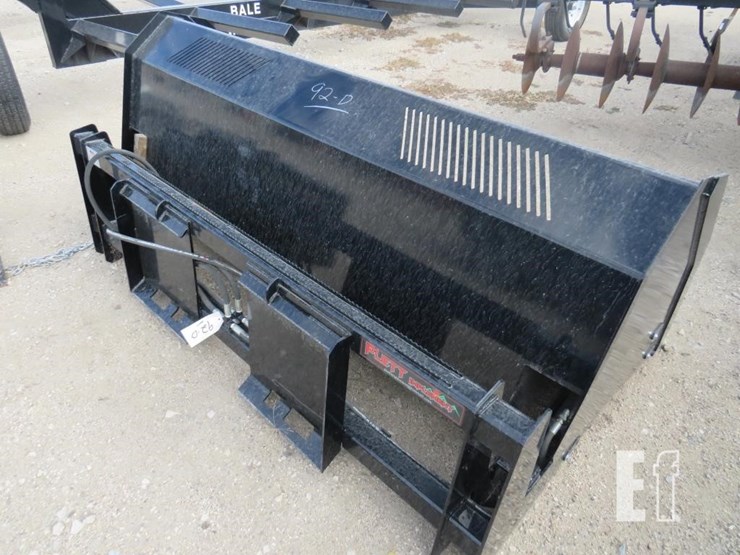 skidloader-hyd.-dump-bucket-(new)-image-3