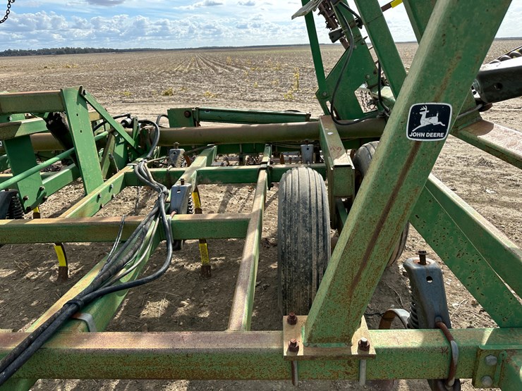 john-deere-38-image-31