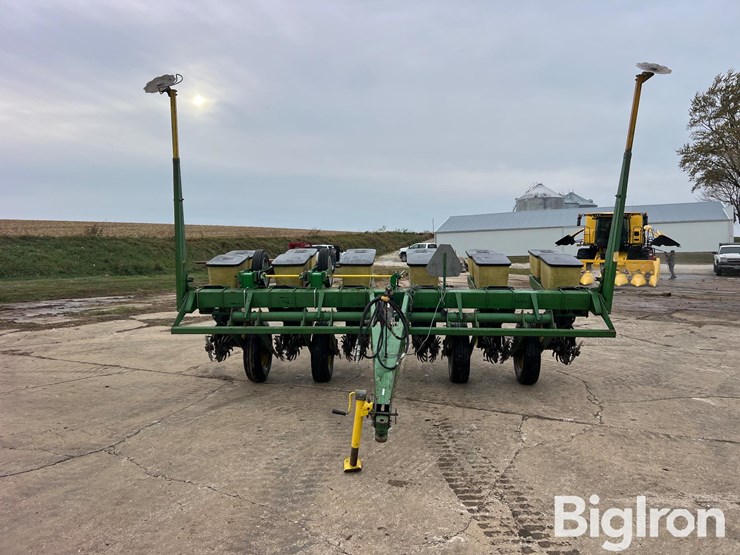 john-deere-7000-image-2