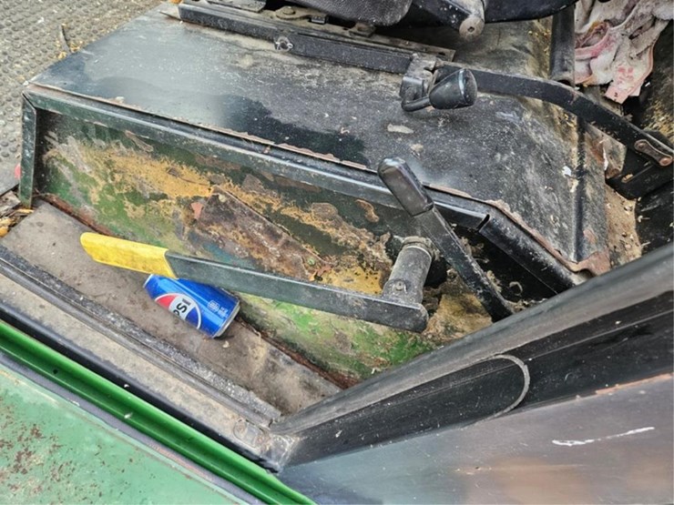 john-deere-8820-image-34