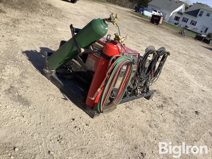 welding/fence-building-skid-image-2