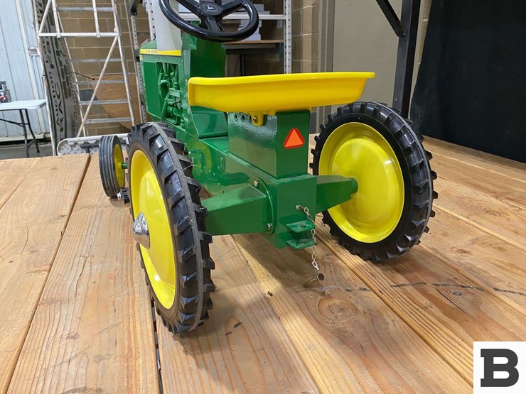 john-deere-4430-toy-pedal-tractor-image-3