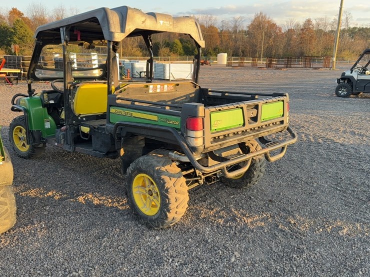 john-deere-gator-image-11