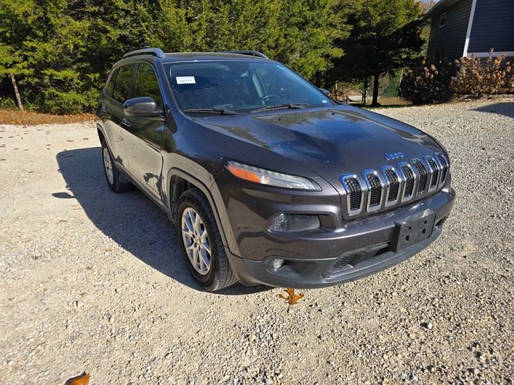 2016-jeep-cherokee-image-32