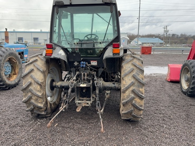 massey-ferguson-2220-image-9