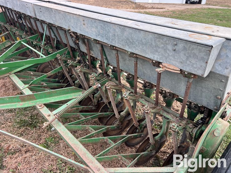 john-deere-b-image-11