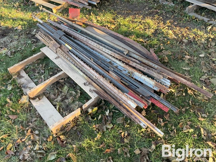 pallet-of-t-posts-image-3