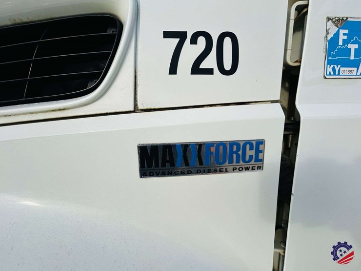 2013-international-durastar-4400-image-17