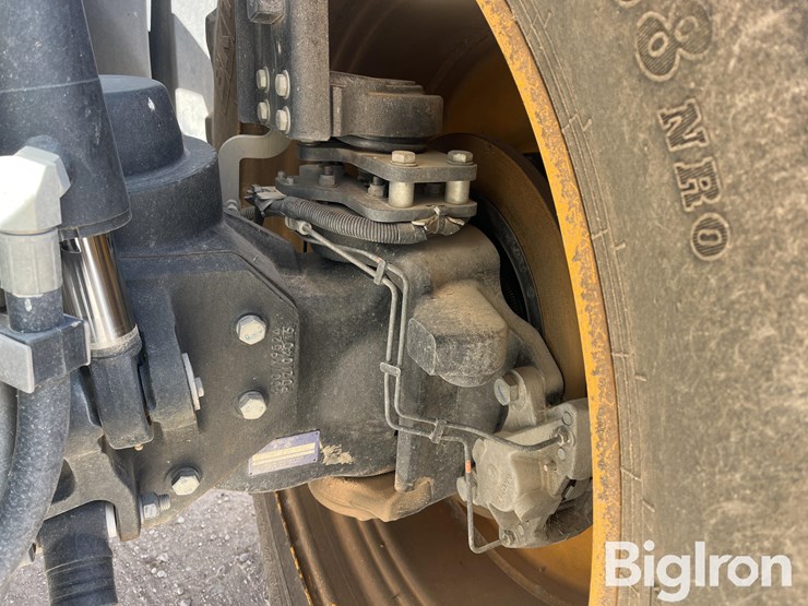 2021-jcb-fastrac-8330-image-14