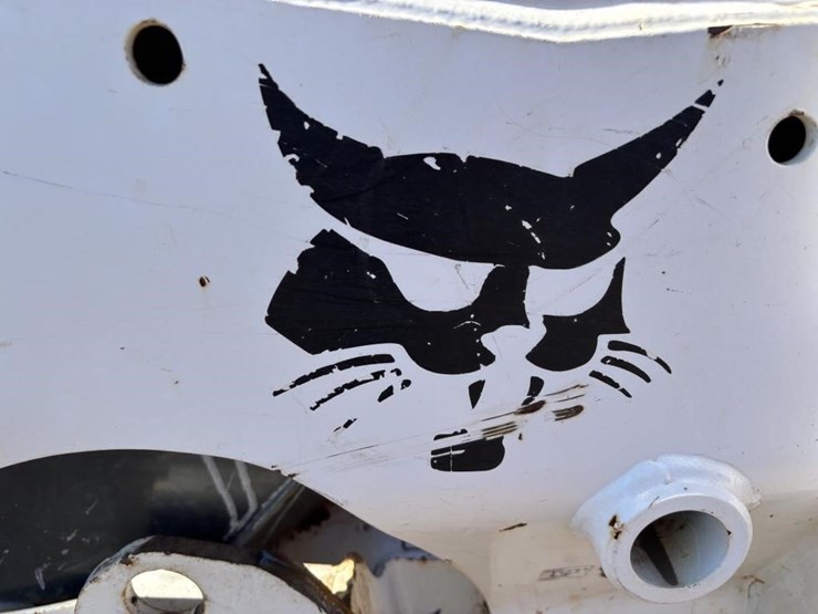 2013-bobcat-t550-image-48